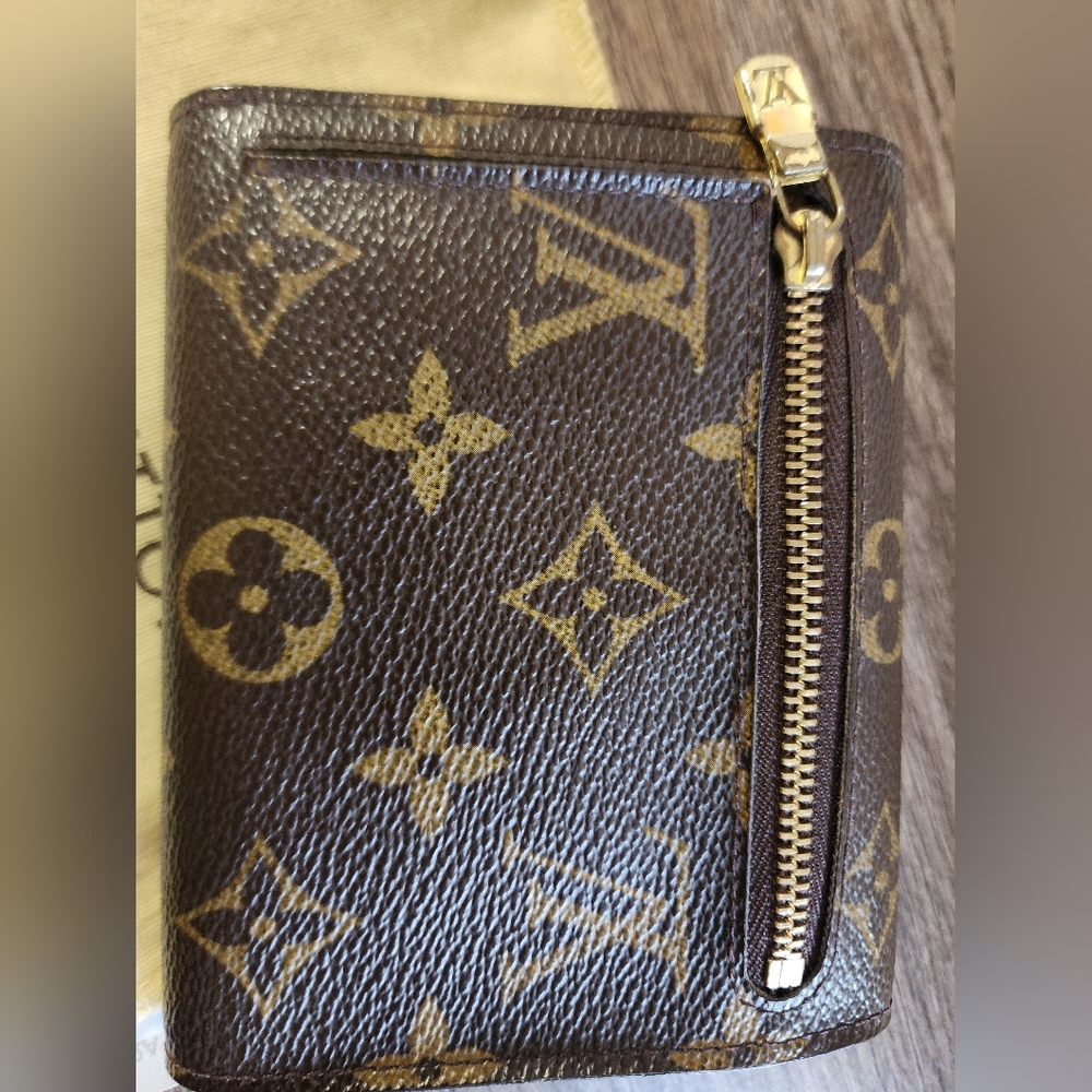Louis Vuitton Monogram Black and Gold Wallet - Picture 4 of 16